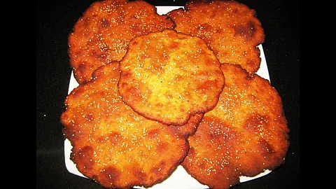 खास गोड चवीच्या भोपळ्याच्या 'घाऱ्या'; वाचा सोपी रेसिपी