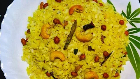 Diwali Festival 2021 : तळलेल्या पोह्यांचा चिवडा