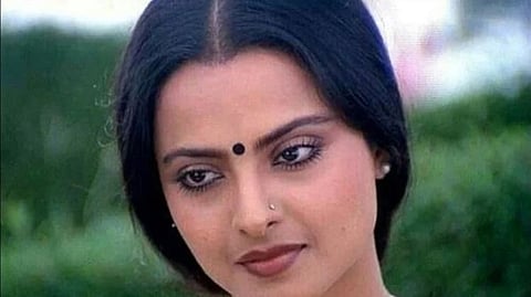'वादळी' आयुष्य जगलेली रेखा; अजूनही चर्चेत आहेत ते पाच वाद