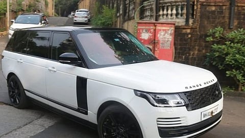 सलमान दुसऱ्यांदा शाहरुखच्या भेटीला, वडील सलीम खानही सोबत