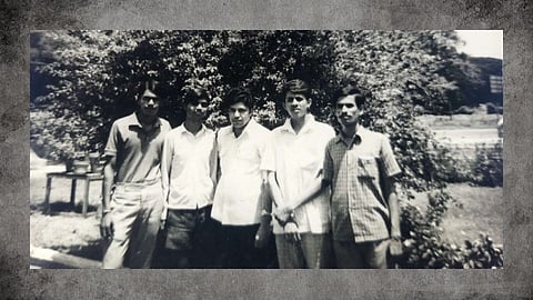 वेडात मराठे वीर दौडले पाच