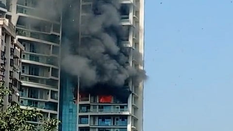 Lalbaug Fire: भीषण आगीत एकाचा मृत्यू; आग नियंत्रित झाल्याची माहिती