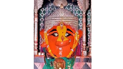 माहूर (जि.नांदेड) : रेणुका देवी
