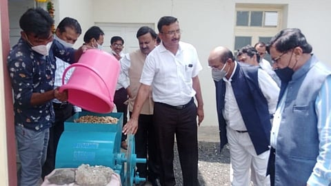 लबिया संशोधन विभागाला भेटी प्रसंगी ते बोलत होते