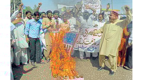 सत्तेचाळीस ते ‘ए.के. ४७’