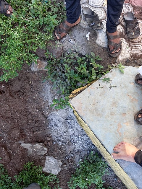 अंत्यविधी केलेल्या मृताची 'रक्षा' चोरीस