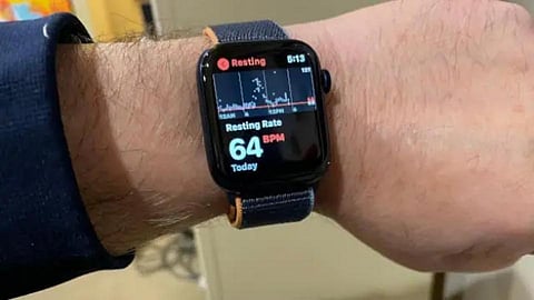 'हे' स्मार्टवॉच मनगटावर बांधल्याबरोबर करेल तुमच्या शुगरची टेस्ट! ब्लड टेस्टची नाही गरज