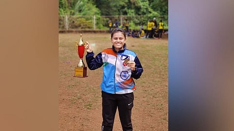 क्रिकेटपटू ऋतुजाची उत्तुंग भरारी; स्वप्नभंग होण्याची शक्यता