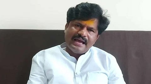 'स्वत:चं पोरं बसवलंय मंत्रीमंडळात; ST कामगारांची मुलं धाडलेत मृत्यूच्या दारात'