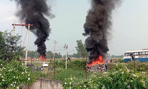 मंत्र्याच्या मुलाच्या ताफ्याने 4 जणांना चिरडले, शेतकऱ्यांकडून 4 भाजप कार्यकर्त्यांची हत्या