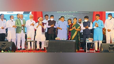 Nitin Gadkari | महामार्गाचे विस्तारीकरणासह कॉंक्रिटीकरण