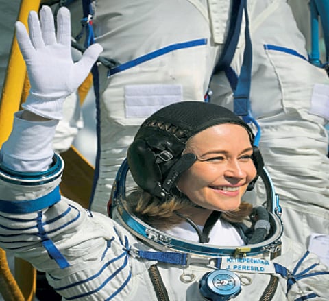 चित्रीकरणासाठी अवकाशात उड्डाण