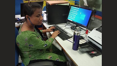 दृष्टिहीन मोनिकाचे नेत्रदीपक यश! बॅंकेत लिपिक पदापर्यंत मारली मजल