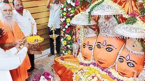 due to the crowd of devotees during navratri festival temple at kotamgaon is closed