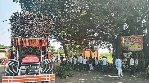 'स्वाभिमानी’ने रोखली ऊस वाहतूक