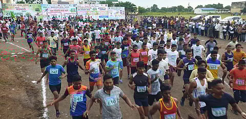 मॅरेथॉन स्पर्धेला मोठा प्रतिसाद, मुलीमध्ये जिंतूरची सायली प्रथम