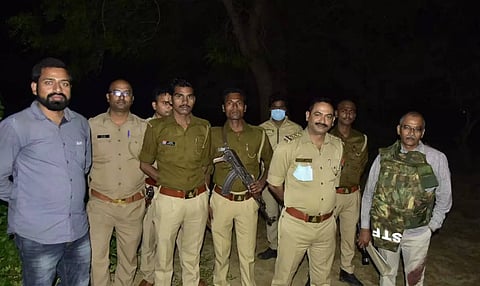 UP : भाजप नेत्याची हत्या करणारे दोघे चकमकीत ठार
