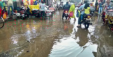 पावसाने स्मार्टसिटी कामाची पोलखोल