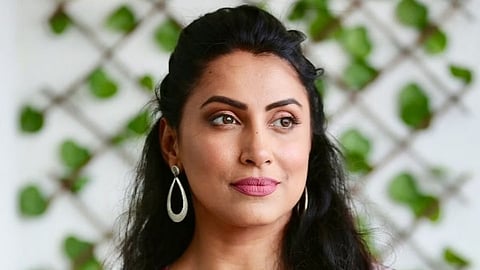 किचनमध्ये असतो तसा चोमडेपणा सुरुयं, क्रांतीचा सणसणीत आरोप