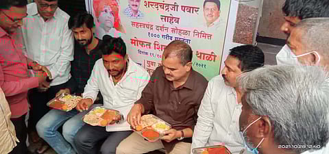राज्य मंत्री दत्तात्रय भरणे यांनी चाखली शिवभोजन थाळीची चव.