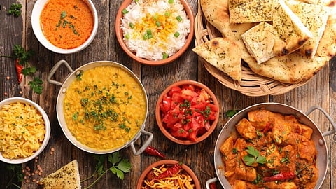 रात्री झोपण्यापूर्वी 'या' गोष्टी खाल्ल्याने वाढतो लठ्ठपणा!