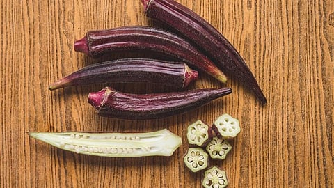 रक्तदाब, हृदयविकाराशी लढण्यास मदत करणारी ‘कुमकुम भेंडी’!