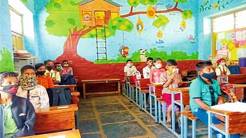 जळगाव : प्राथमिक शाळांमध्ये ऐकू येणार किलबिलाट