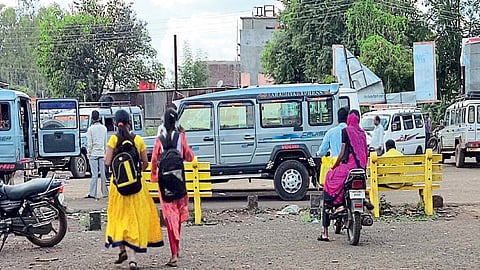 उमरगा : एसटी बंदचा पटसंख्येवर परिणाम