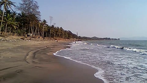 uran pirwadi beach