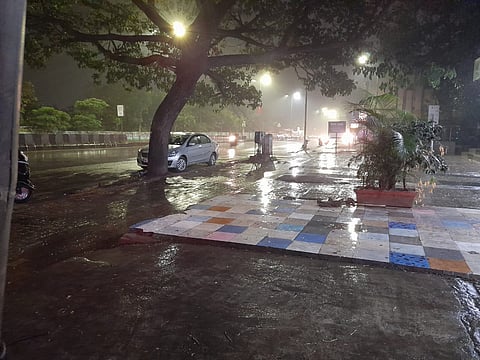 पुणे आणि परिसरात विजांच्या गडगडाटासह जोरदार पावसाला सुरुवात