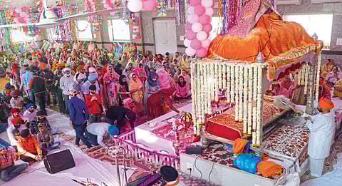 औरंगाबाद : गुरु नानकदेवजी जयंती शहरात उत्साहात