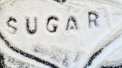 तुमच्या साखरेत भेसळ आहे का, कशी ओळखाल? FSSAI ने शेअर केला व्हिडिओ