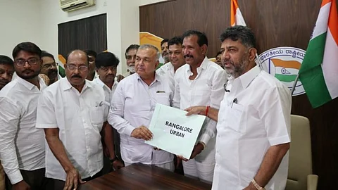 काँग्रेस उमेदवाराची संपत्ती १७४३ कोटी