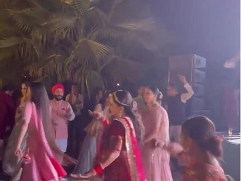 Dance Video - ‘हुस्न है सुहाना’ गाण्यावर नववधुचे जबरदस्त ठुमके