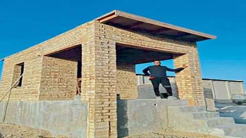 सोलापूर : बांधकामाच्या क्षेत्रात गो क्रांती !