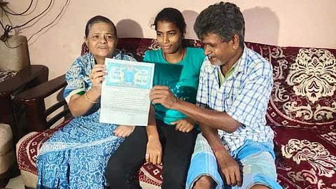 महिलेने रिक्षा चालकाला दिली कोट्यवधींची संपत्ती, जाणून घ्या कारण...