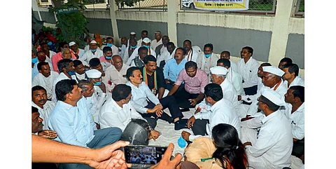 जळगाव : मुंदखेडा, चितेगाव प्रकल्पग्रस्तांना आश्वासन
