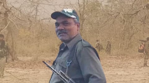 इंजिनिअरिंग झालेला तेलतुंबडे नक्षलींचा देशातला सर्वात मोठा नेता