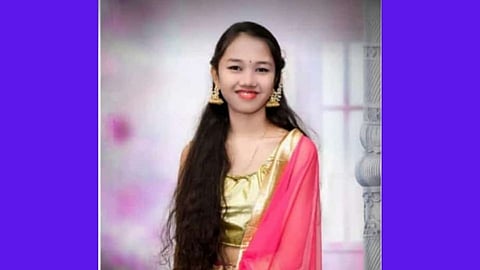 ती खोलीत गेली अन् घरच्यांच्या पायाखालची जमीनच सरकली