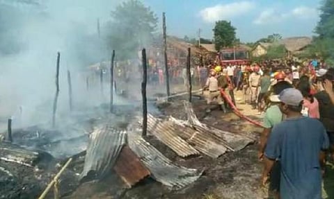 त्रिपुरात शरणार्थींच्या शिबिरात आग; १८ घरे जळून खाक