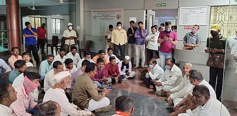 इंदापूर : कर्मयोगी कारखान्यावर पाच तास काटा बंद आंदोलन