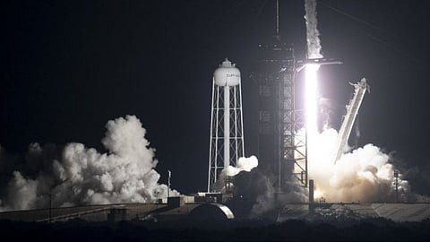 SpaceXने अंतराळात पाठवले चार प्रवासी; घडला पृथ्वीच्या इतिहासातील अनोखा रेकॉर्ड