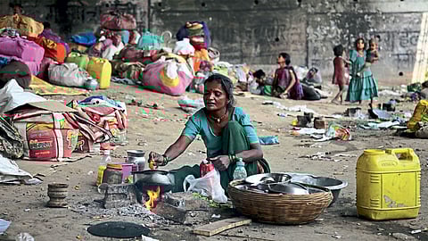 यांचीही दिवाळी गोड व्हावी...!