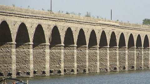 सावध व्हा! मी थकलोय, 166 वर्षांचा म्हातारा झालोय