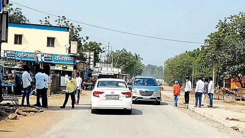 lataku bandh operation started by police at Shanishinganapur has come to a halt