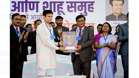 नवउद्योजकांना व्यवसायात झेप घ्यावयाची असेल तर त्यांचे पंख बळकट करायला हवेत