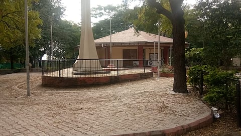 हुतात्मा विष्णू गणेश पिंगळे स्मारक परिसराची दुरावस्था