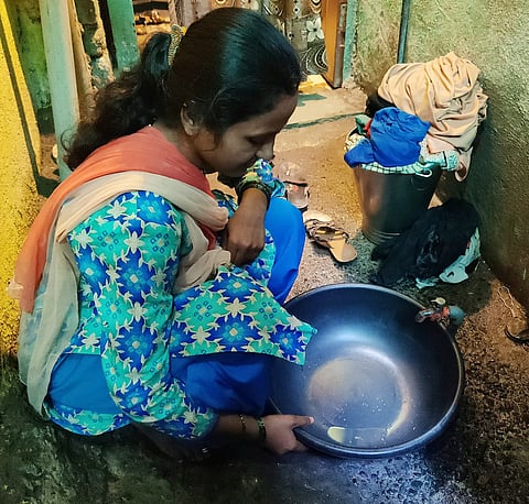 नळ आहे, पण पाणी नाही !