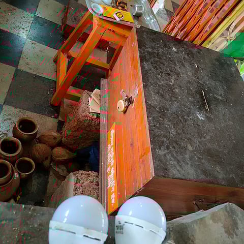 करूळ, कुंभवडेत दानपेट्या फोडल्या