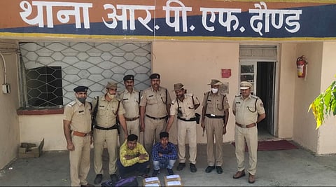 Daund : भुवनेश्वर- मुंबई कोणार्क एक्सप्रेस मधून ८ किलो गांजा जप्त